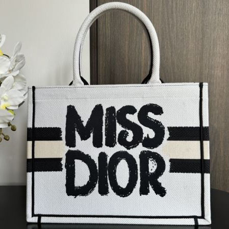 chr1st1an D10r shopping bags